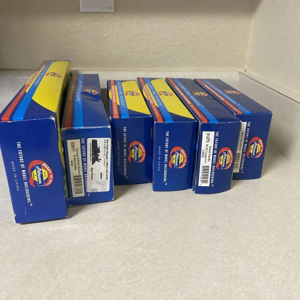 Lot Of 6 Athearn Ready To Roll HO Scale Model Railroad Freight Cars